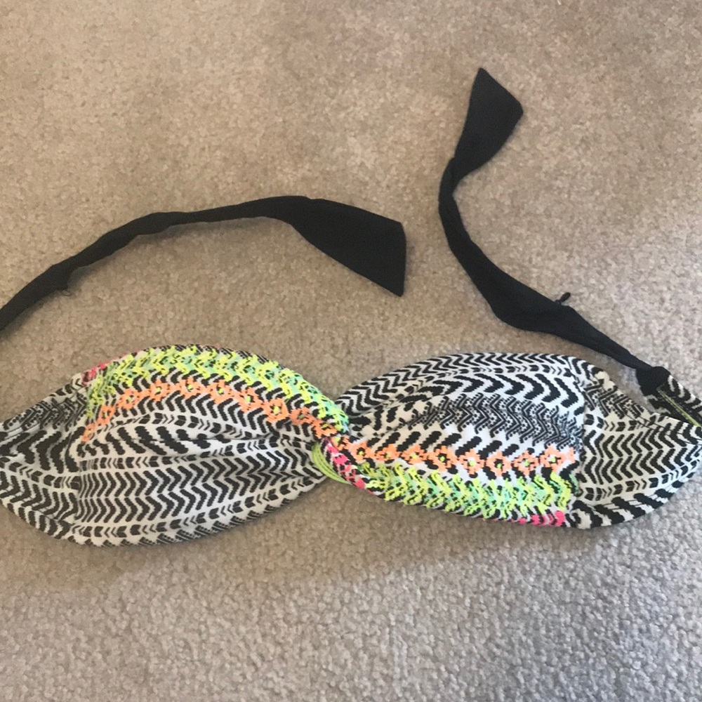 Bandeau bikini top